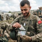 Askerde Cüzdan ve Para Taşıma Taktikleri: Boyun Cüzdanı Gerekli mi?